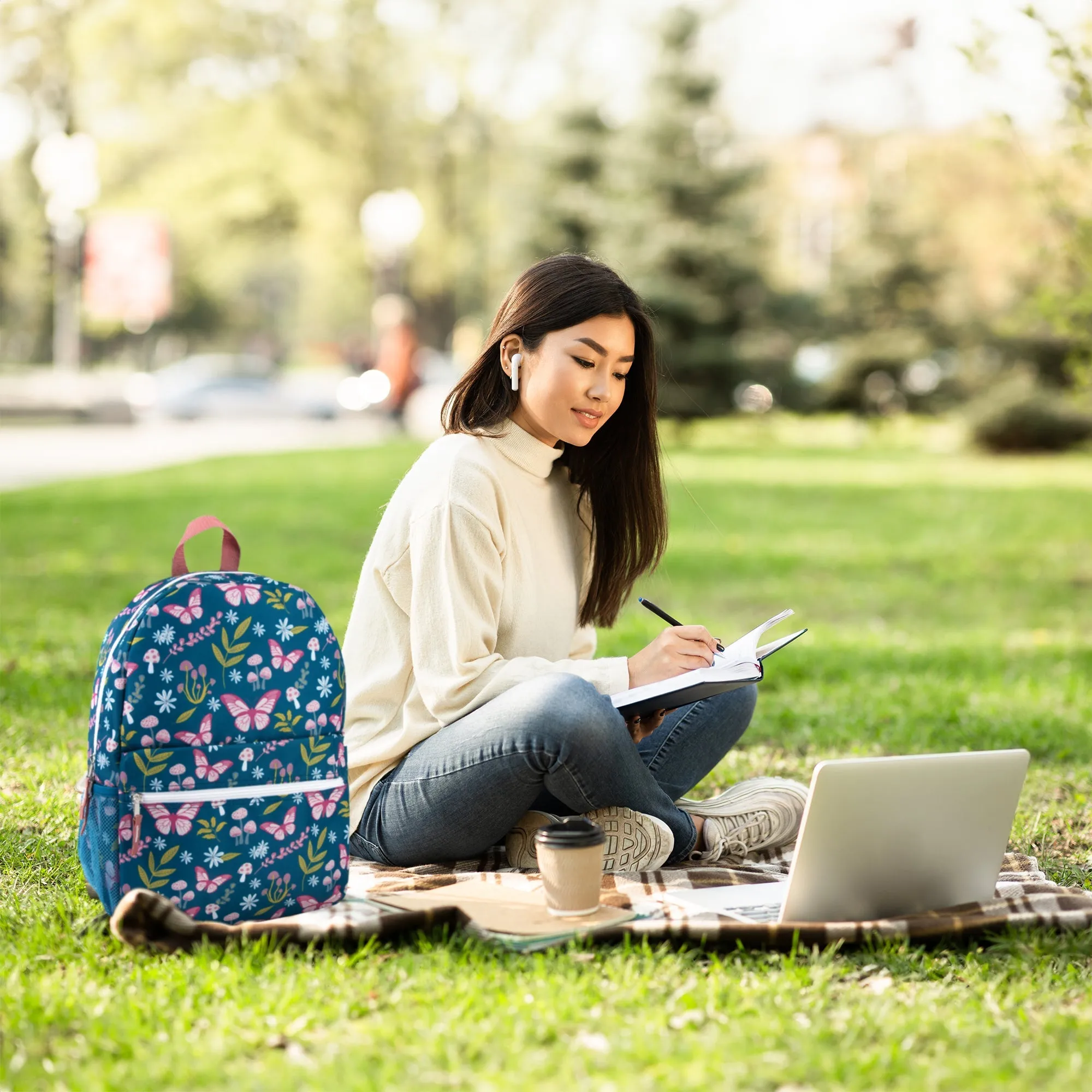 17-inch Printed Backpack w Side Mesh Pockets