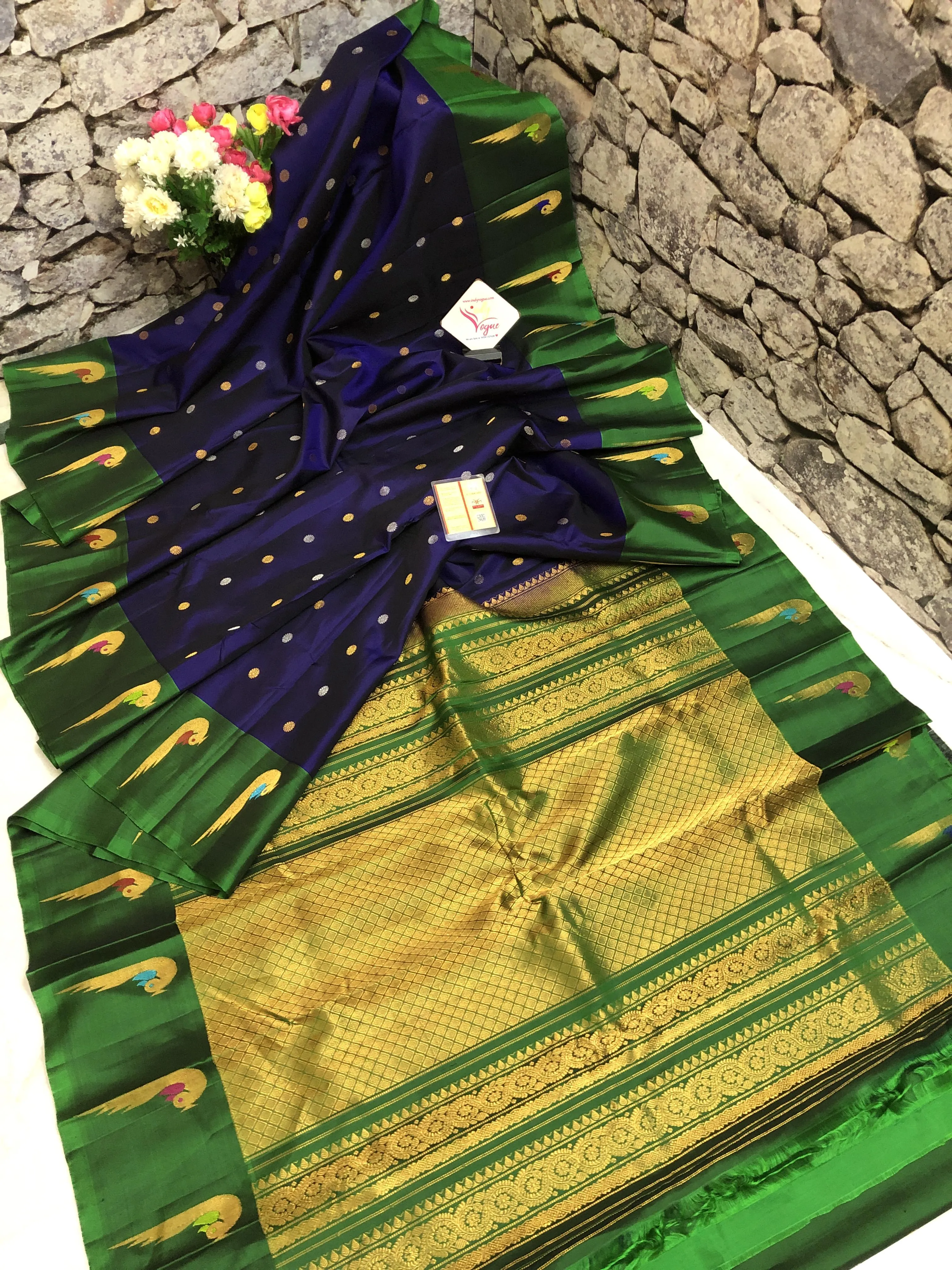 Deep Navy Blue Color Pure Gadwal Silk Saree