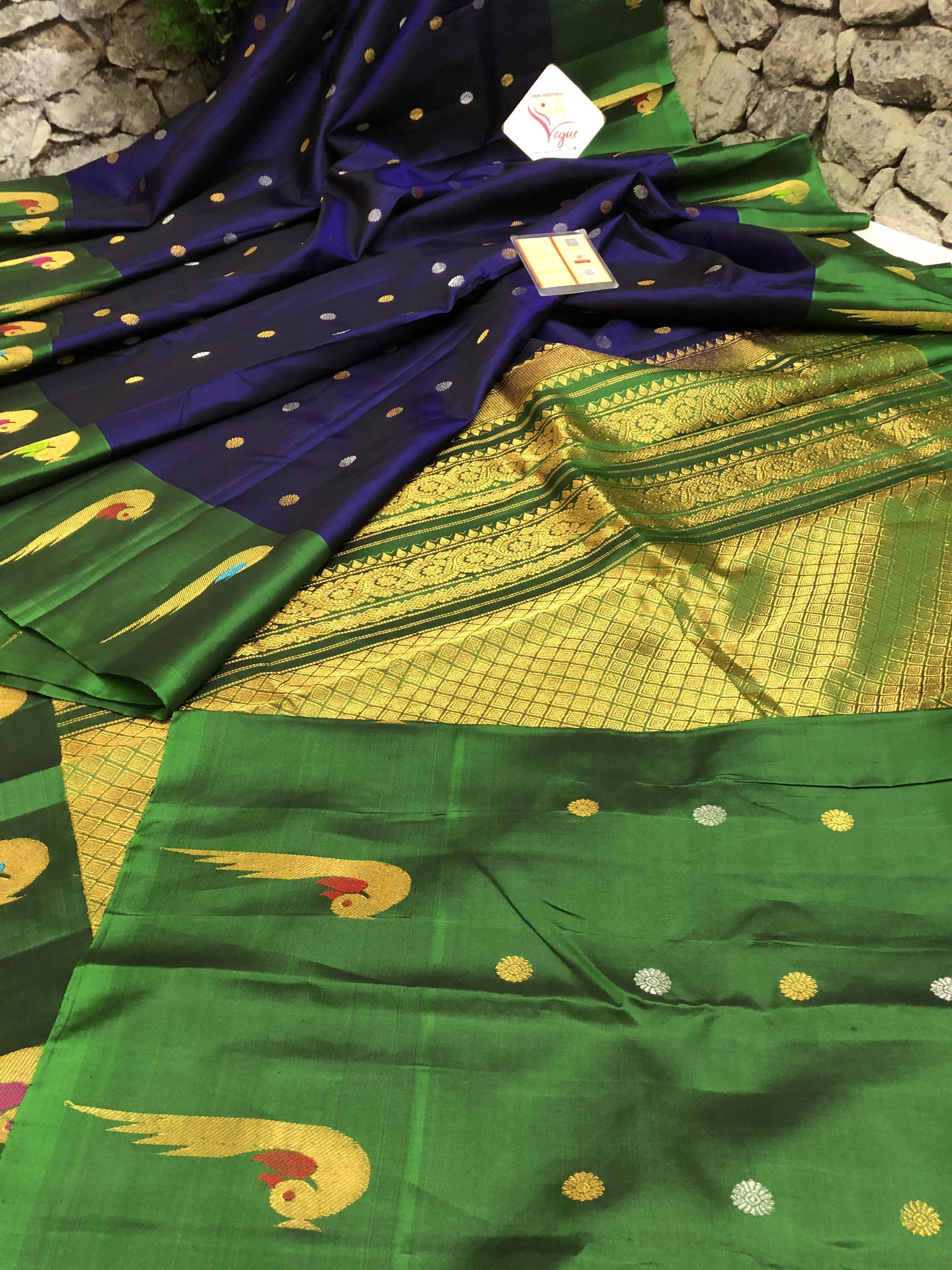 Deep Navy Blue Color Pure Gadwal Silk Saree