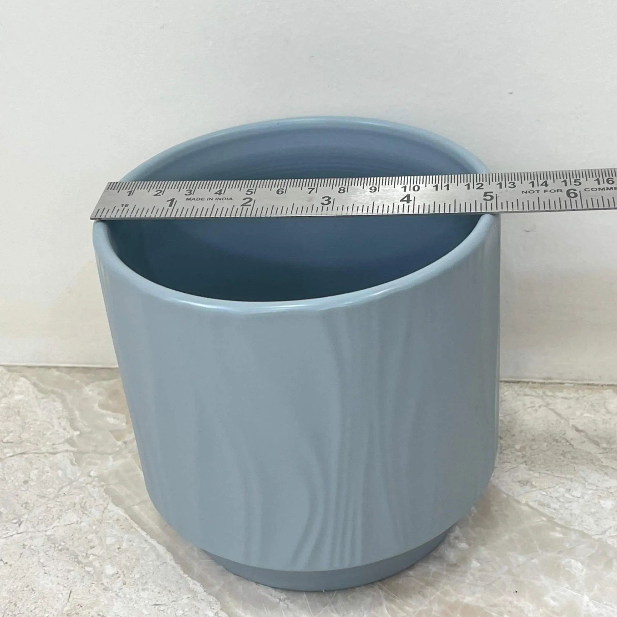 Elegant Light Gray Ceramic Pot for Home Decor