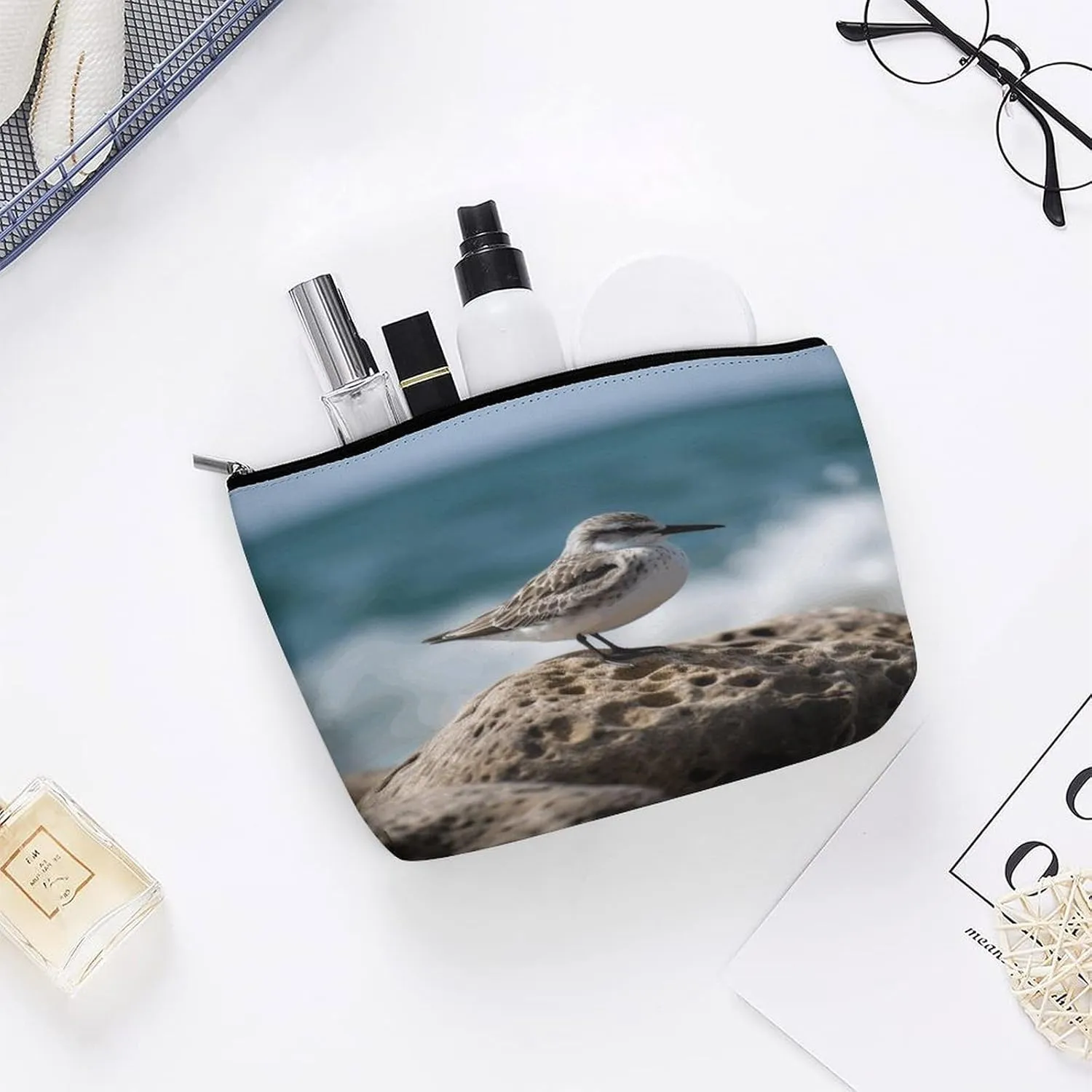 Large Capacity Makeup Bags for Women Portable Leather with Zipper Travelling Makeup Bag Bird Perching on The Rock Printed