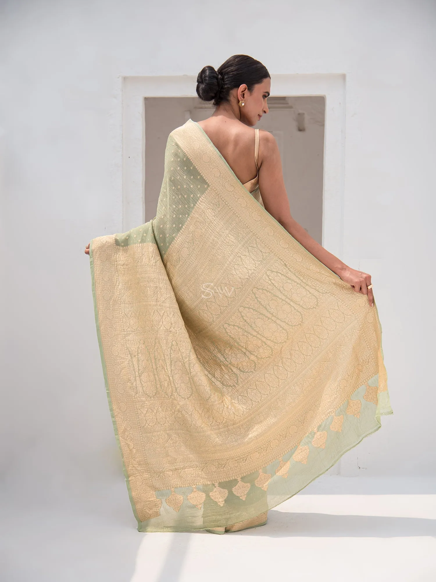 Moss Green Pure Crush Tissue Silk Handloom Banarasi Saree