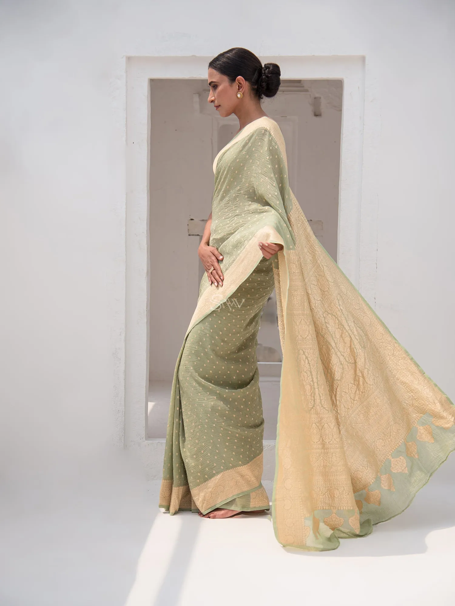 Moss Green Pure Crush Tissue Silk Handloom Banarasi Saree