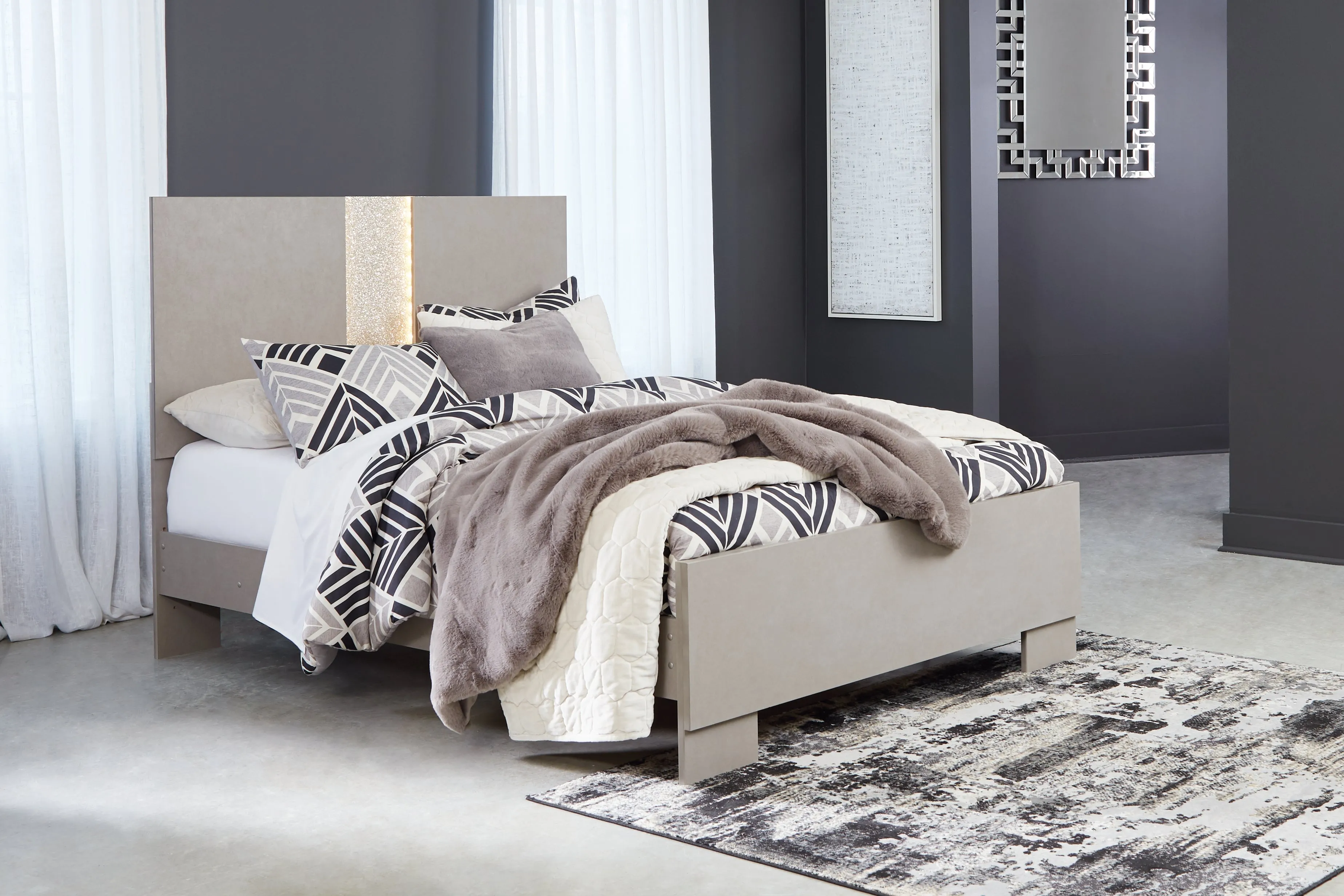 Surancha Queen Panel Bed with Mirrored Dresser and 2 Nightstands in Gray